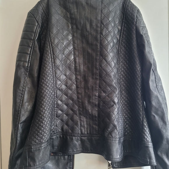 Guess Black Faux Leather Jacket - Picture 6 of 6